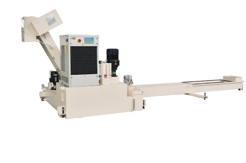 Chip Conveyor, Custom-Built, Tailored Dimensions and Configuration for Your Needs